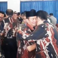 Nana mendapat ucapan selamat atas dilantiknya sebagai ketua AMS Kuyningan.